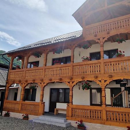 La Mona Διαμέρισμα Bîrsana Εξωτερικό φωτογραφία