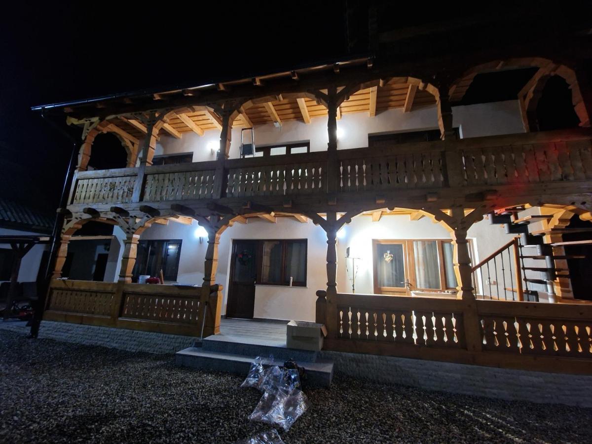 La Mona Διαμέρισμα Bîrsana Εξωτερικό φωτογραφία